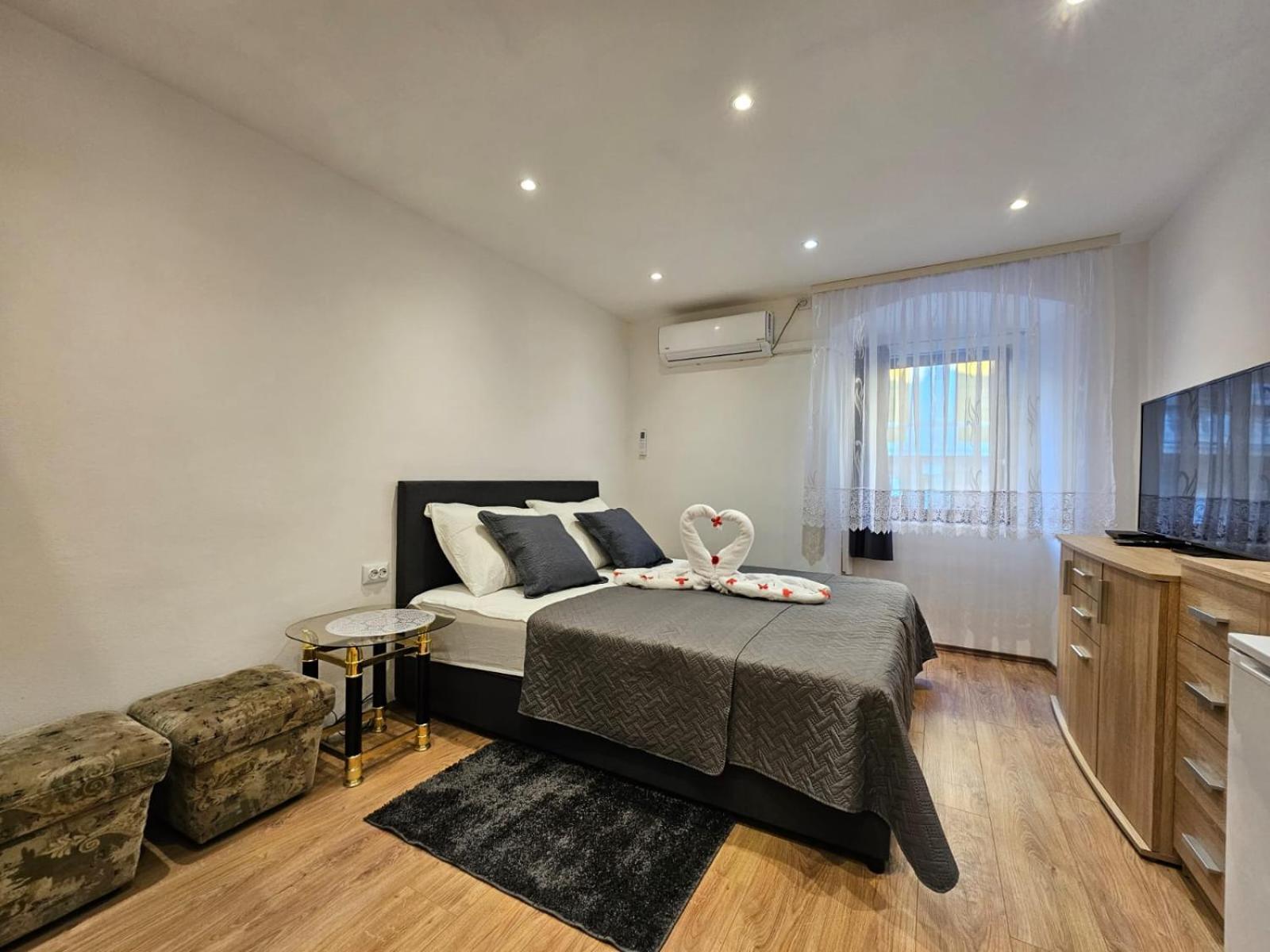 Centar Ri-Room Rijeka Exteriör bild
